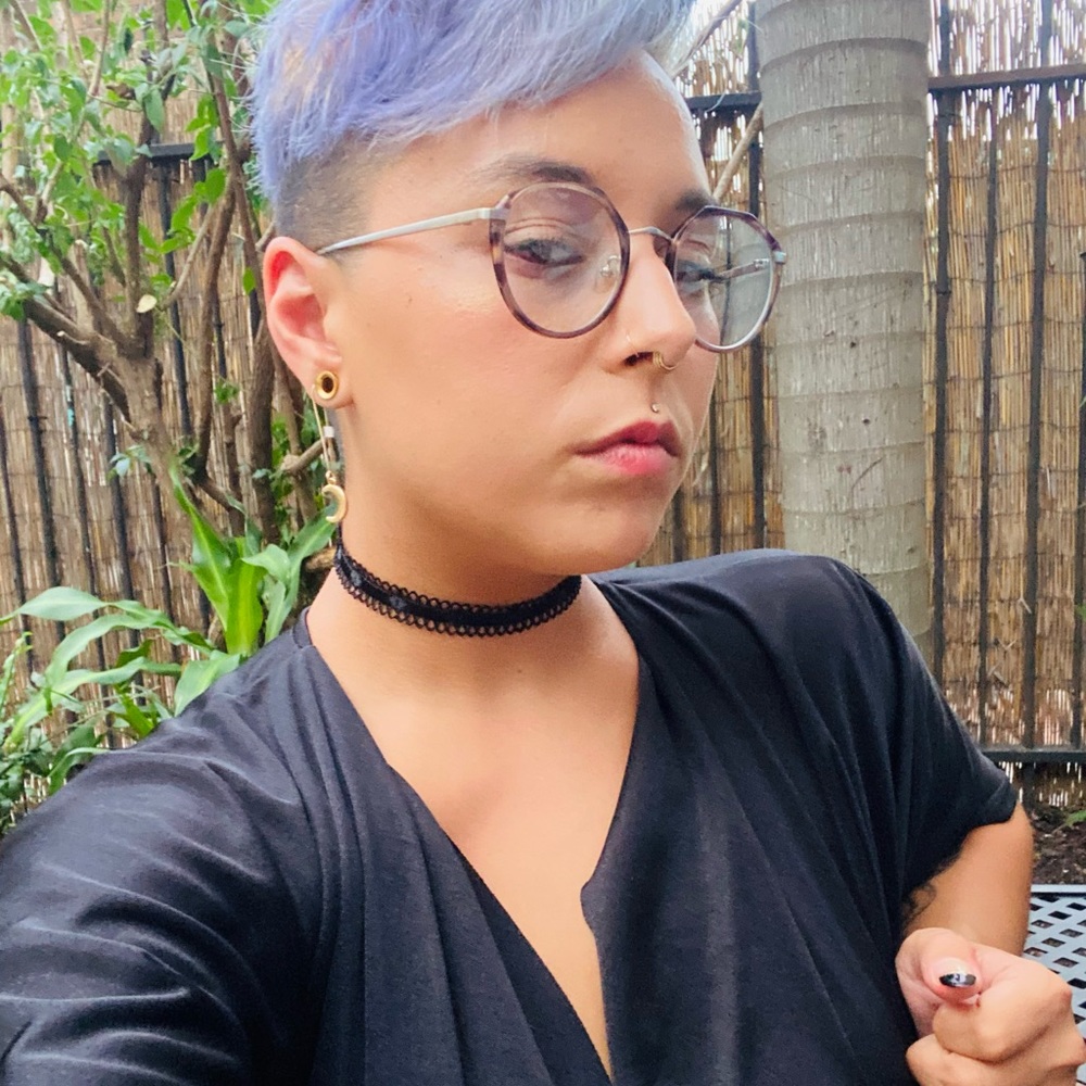 Meet your Posher, Alexis